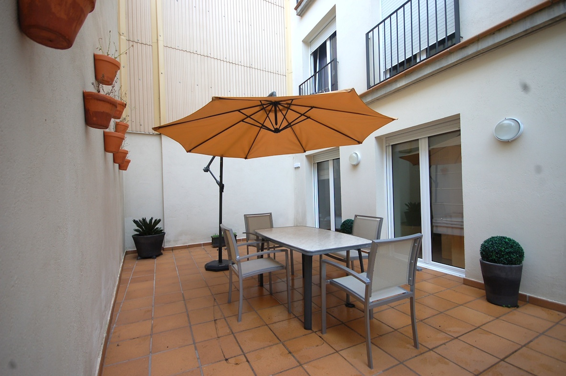 CENTRICO APARTAMENTO AMUEBLADO 3 DORMITORIOS TOSSA DE MAR