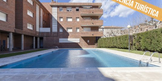 GRAN APARTAMENTO CON PISCINA COMUNITARIA Y LICENCIA TURÍSTICA