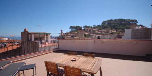 Encantador apartamento en el casco antiguo de Tossa de Mar a 2 minutos de la playa con trastero y terraza