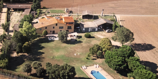 Casa rústica con licencia turística en venta en Cassà de la Selva